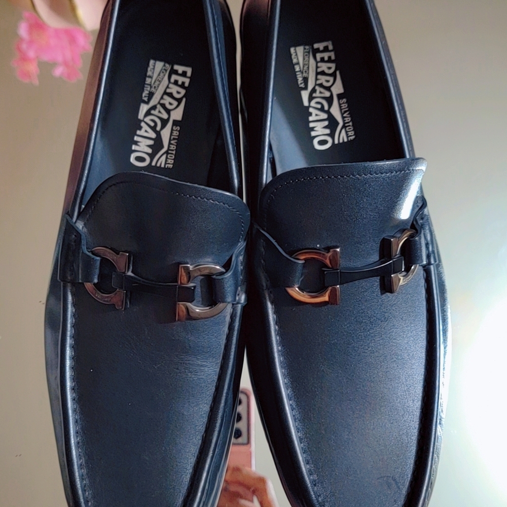 Salvatore Ferragamo Men's Elegant Black Loafers